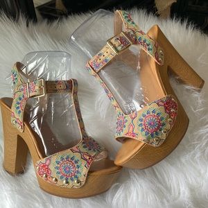 Gianni Bini Multicolored Platform Heels Size 8